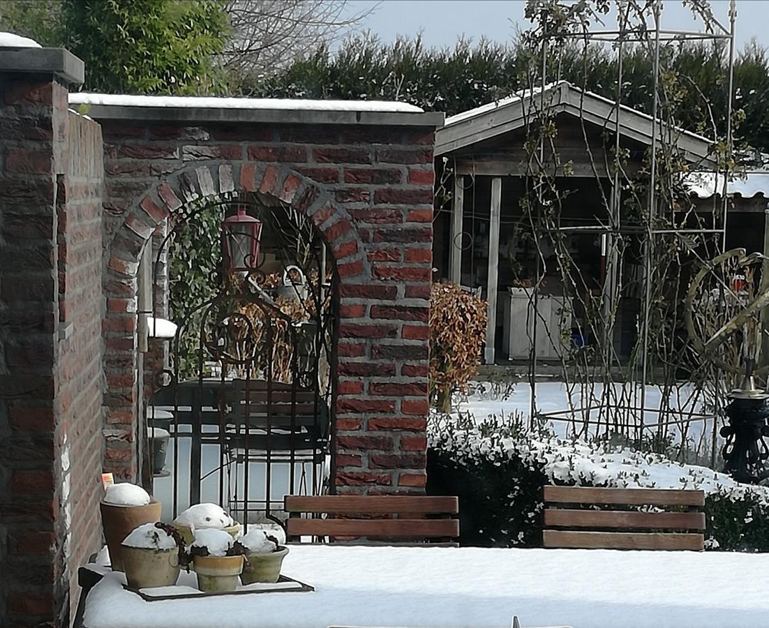 La Rose Bed and Breakfast NeerNeerpelt Exteriör bild