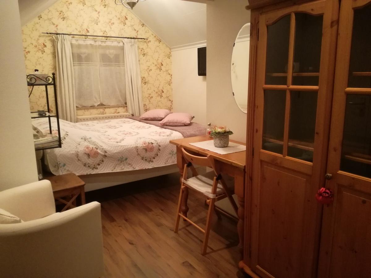 La Rose Bed and Breakfast NeerNeerpelt Exteriör bild