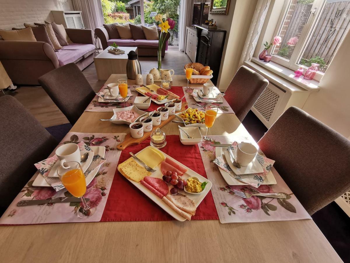 La Rose Bed and Breakfast NeerNeerpelt Exteriör bild