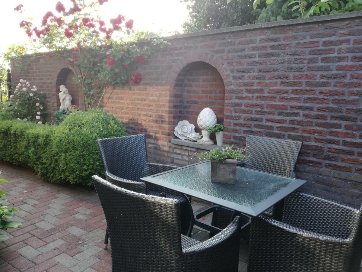 La Rose Bed and Breakfast NeerNeerpelt Exteriör bild
