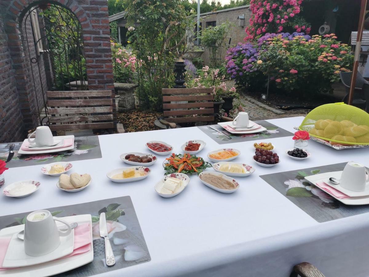 La Rose Bed and Breakfast NeerNeerpelt Exteriör bild